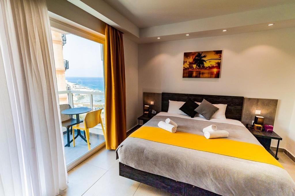 Hotel Shoreline Saint Julian's Ngoại thất bức ảnh